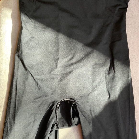 Spanx Bodysuit Open Bust Mid Thigh Ladies Medium in Very Black Shapewear - Picture 12 of 16